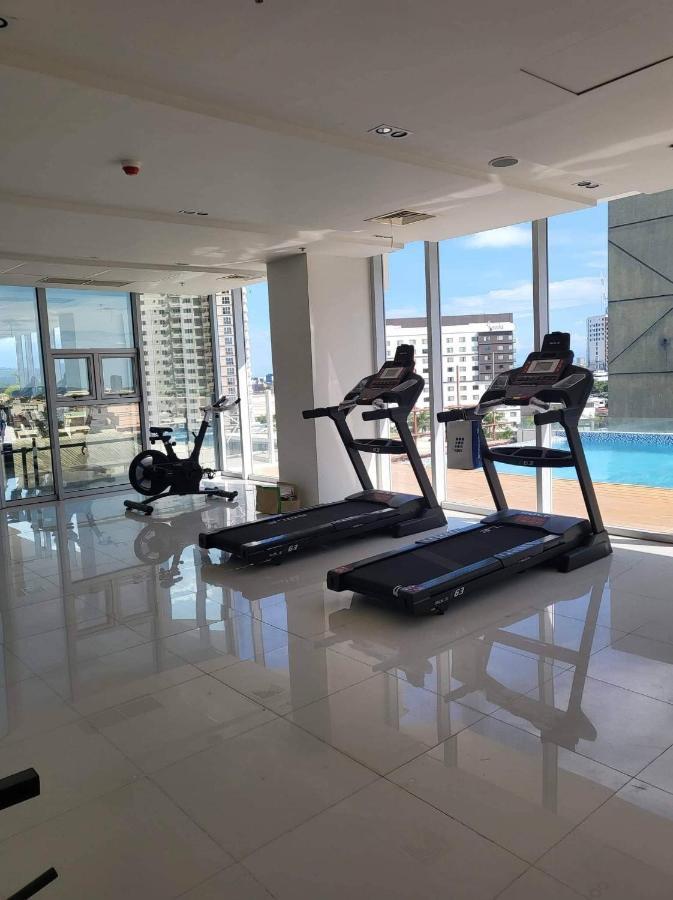 Hola! Condotel @ Inspiria Davao City Екстериор снимка